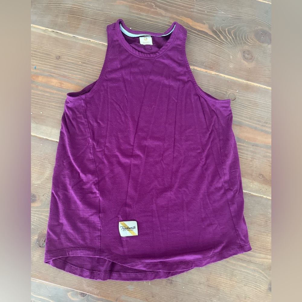 Tracksmith harrier tank. Size small.